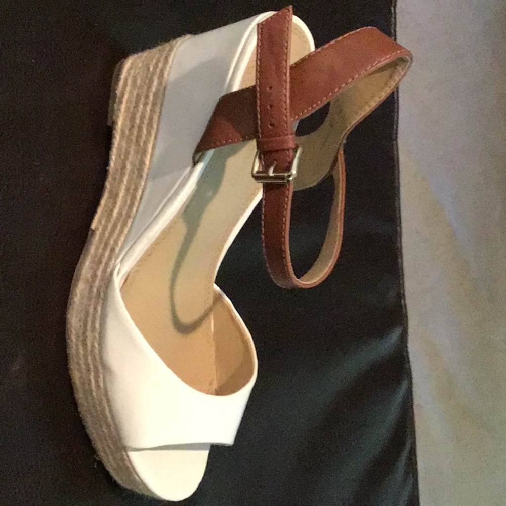 Shoe - Picture 2 of 2